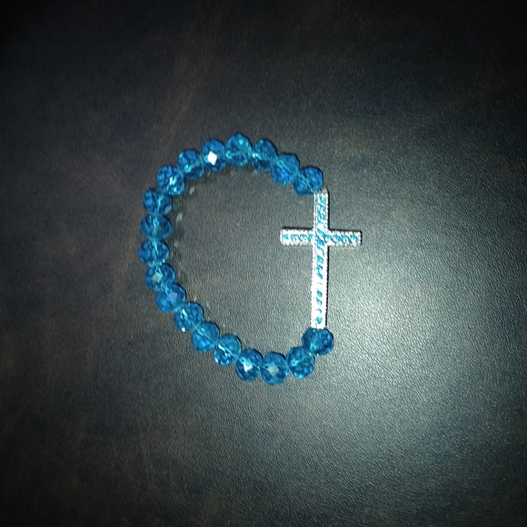 Elegant Rhinestone Cross and Beaded Bracelet, Classic Style - Picture 2 of 3